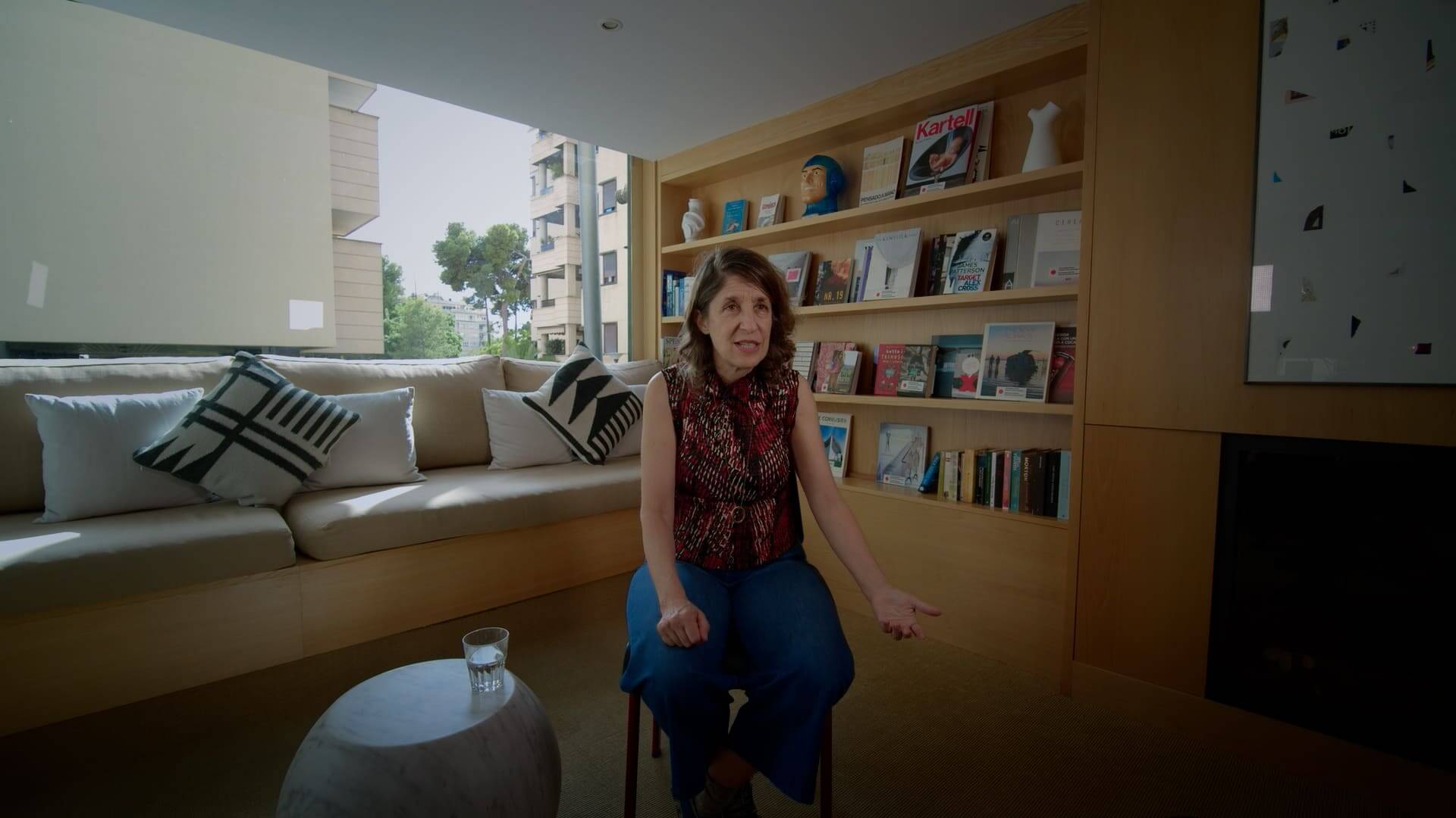 v06_LYNNE_ONLINE FINAL.00_12_18_03.Still005